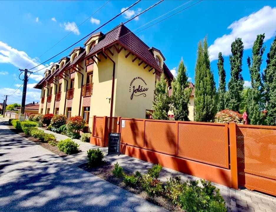 Jolán Pension&Restaurant Cicov Esterno foto