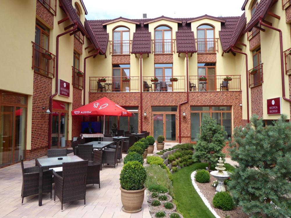 Jolán Pension&Restaurant Cicov Esterno foto