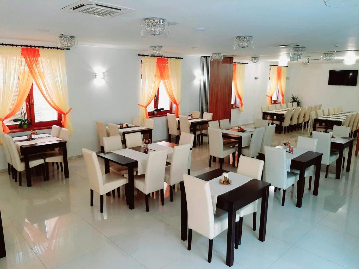 Jolán Pension&Restaurant Cicov Esterno foto
